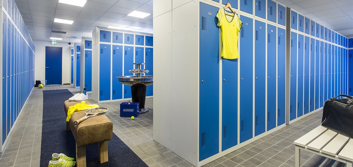 Lockers en zitbanken